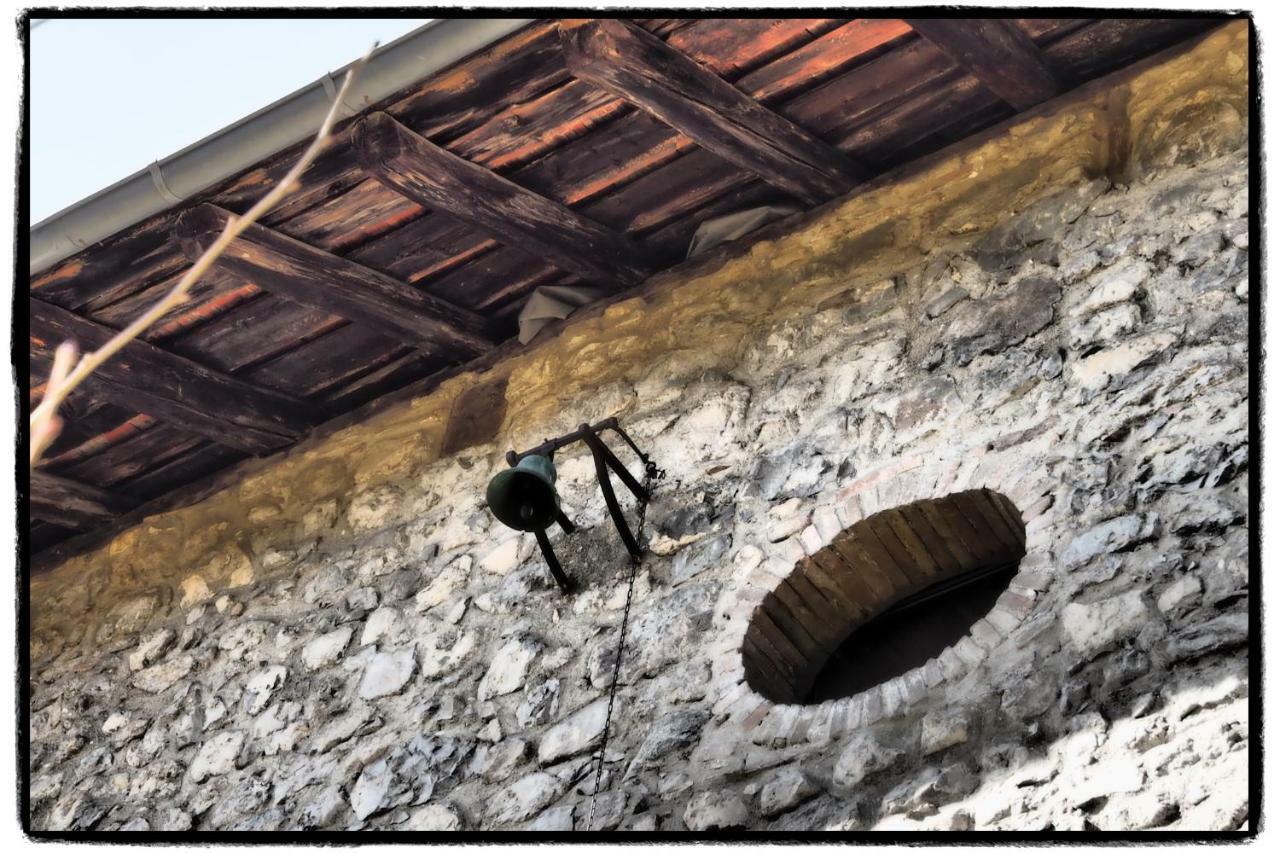 Vieux Corps De Ferme Datant De 1675 Crolles Exterior foto